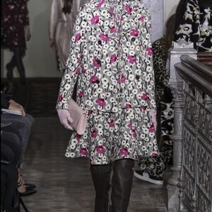 VALENTINO Black Pink Floral Print 100% Virgin Wool Flare Knee-Length Skirt sz 42